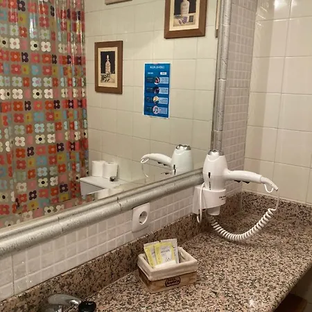 Aventura Ii Holiday home Navaluenga